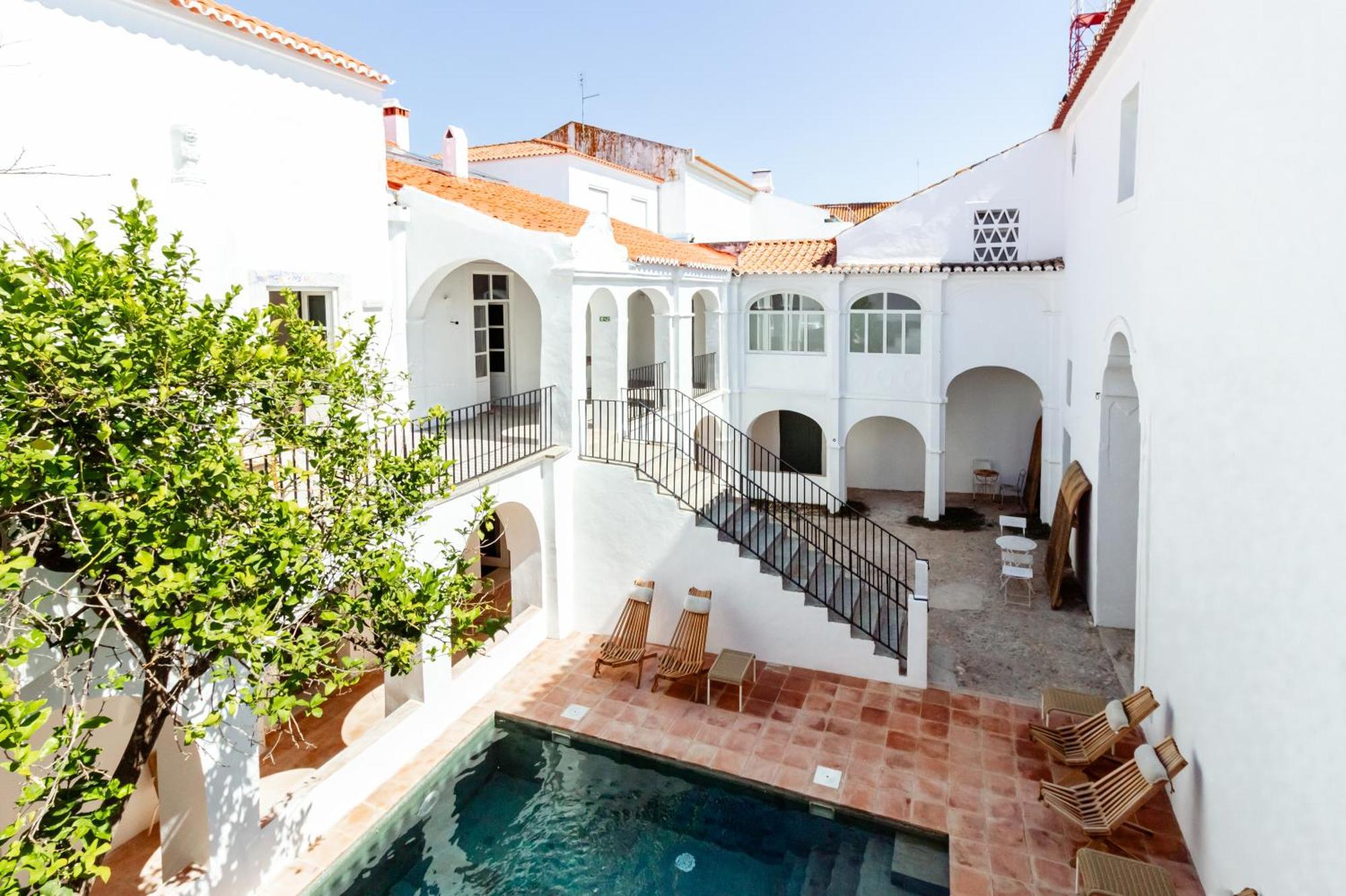 Amada Moura Bed & Breakfast Exterior photo