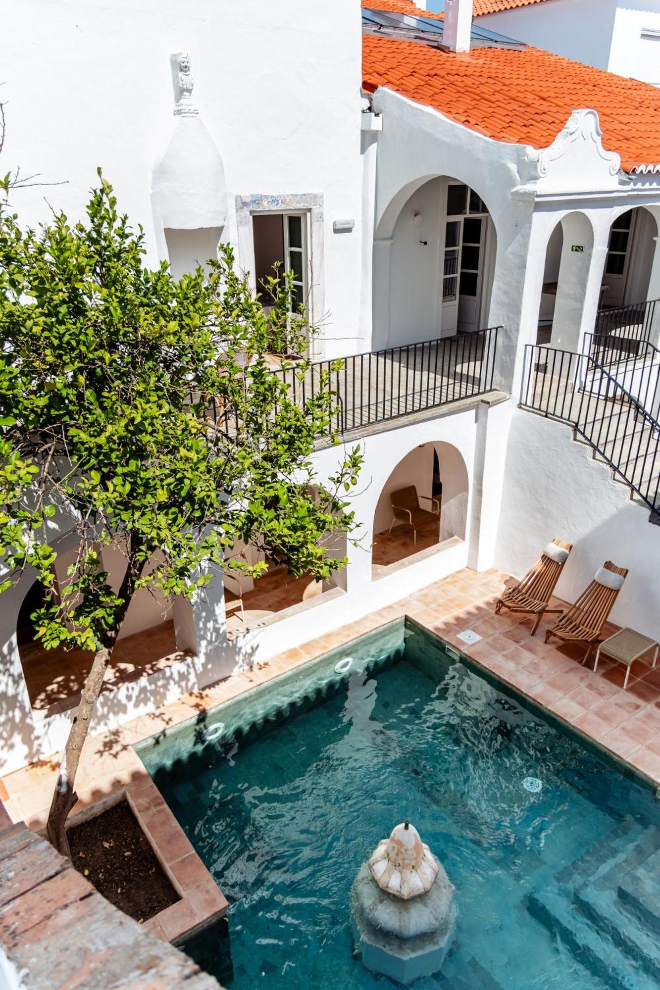 Amada Moura Bed & Breakfast Exterior photo